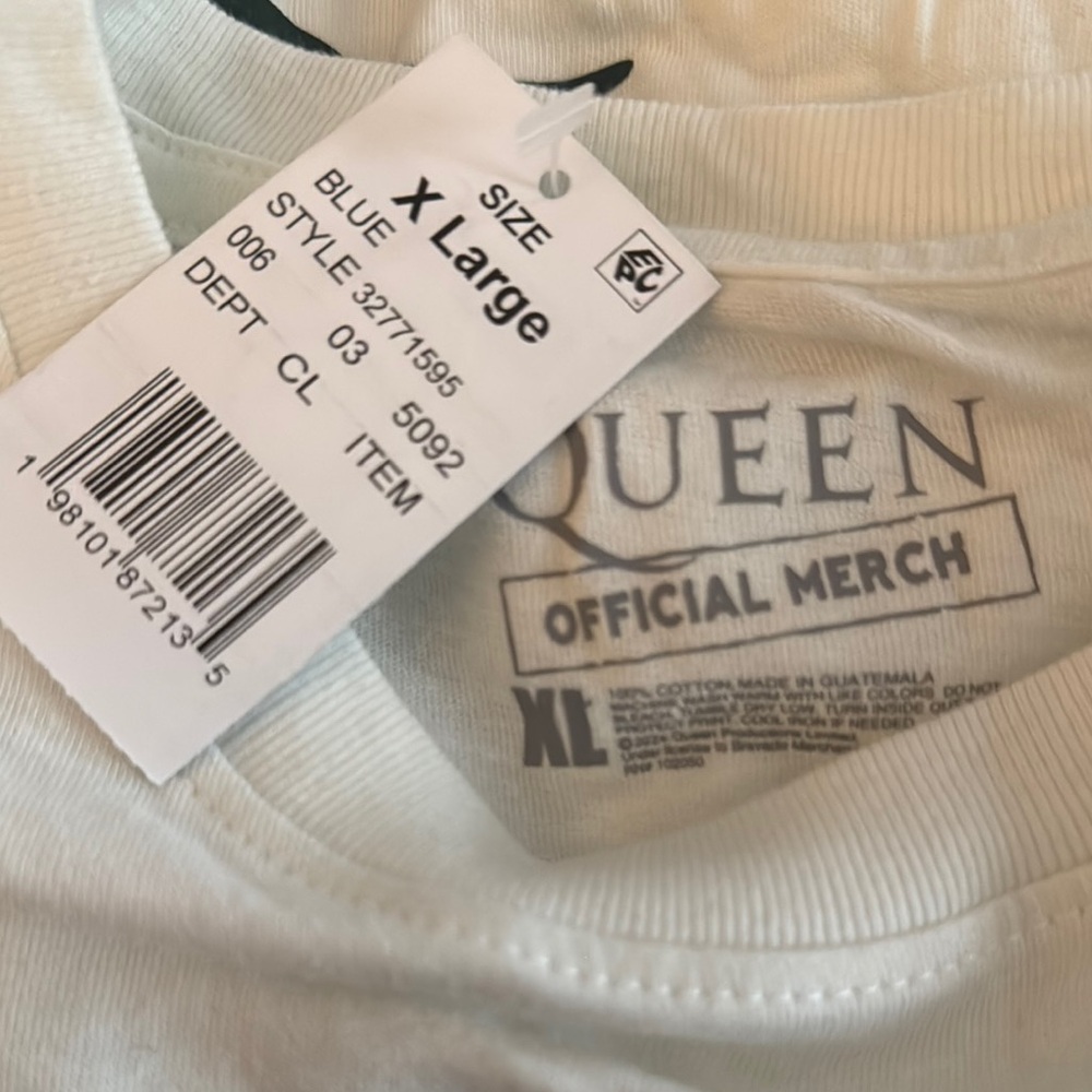 Women's Queen Emblem Oversized Short Sleeve Graphic T-Shirt XL - Picture 2 of 2